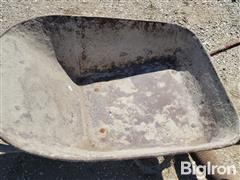 items/e161e7ed422ff011a2d97c1e52414481/wheel-barrow-2_225a804c16b34060a0ffff1fef05de53.jpg