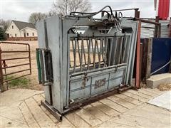 Silencer Ranch Hydraulic Squeeze Chute 