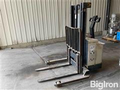 Crown 30WTF-S High Reach Electric Forklift 