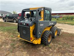 items/e188f98b1c5eef11a4e6000d3a62e002/johndeere318dskidsteer_d83267274bb34156b11cf9deadaa90fe.jpg