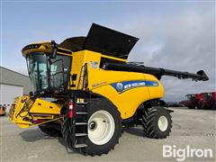 2020 New Holland CR8.90 4WD Combine 