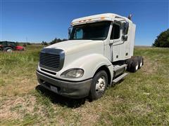 2003 Freightliner Columbia 120 T/A Truck Tractor W/Sleeper Cab 