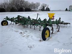 John Deere 1100 Series Field Cultivator 