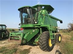 1993 John Deere 9500 SideHill Combine 