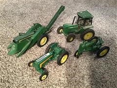 John Deere Vintage Toy Tractors 