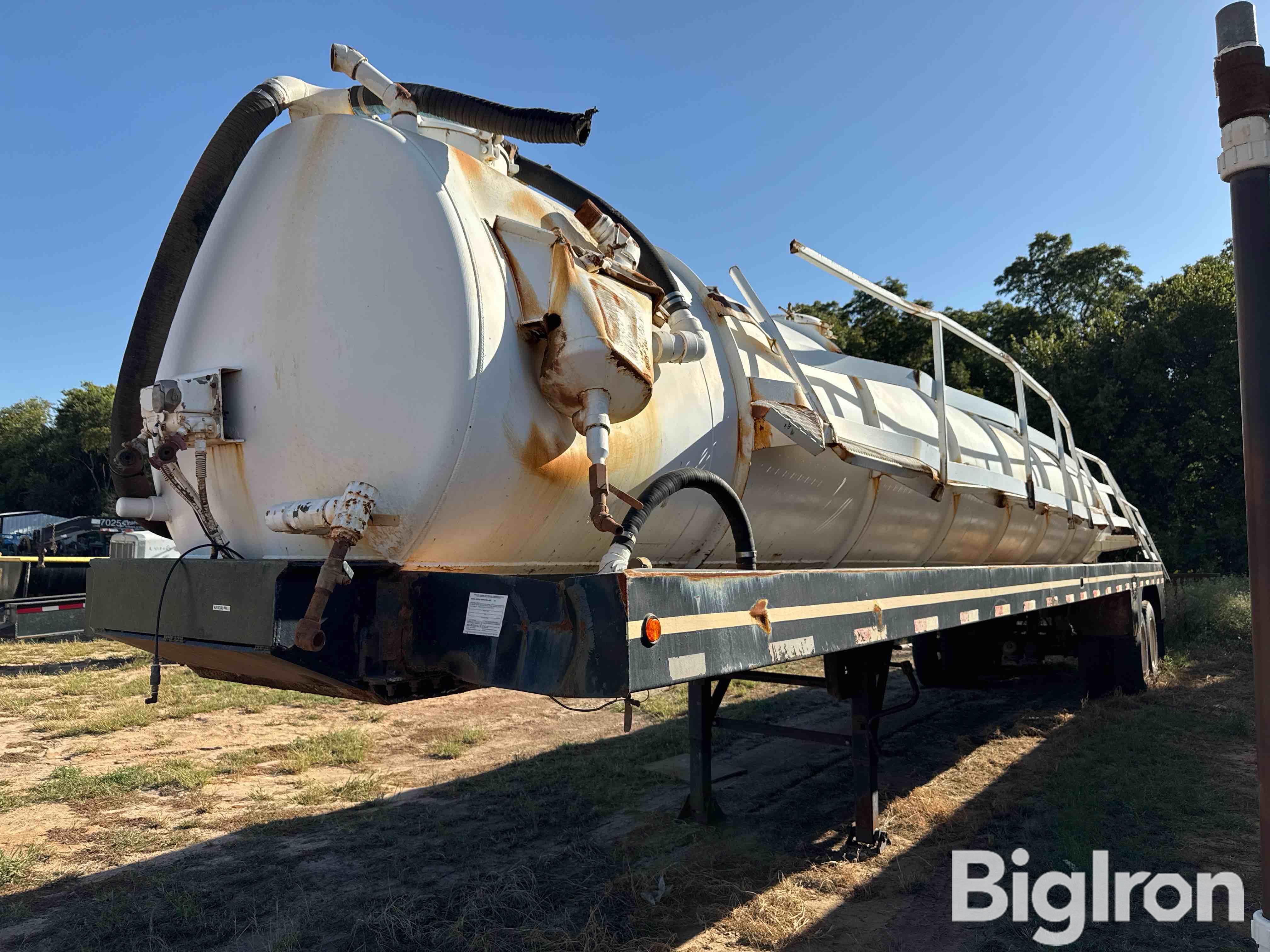 Shop Made 130 BBL T/A Vacuum Tanker Trailer 