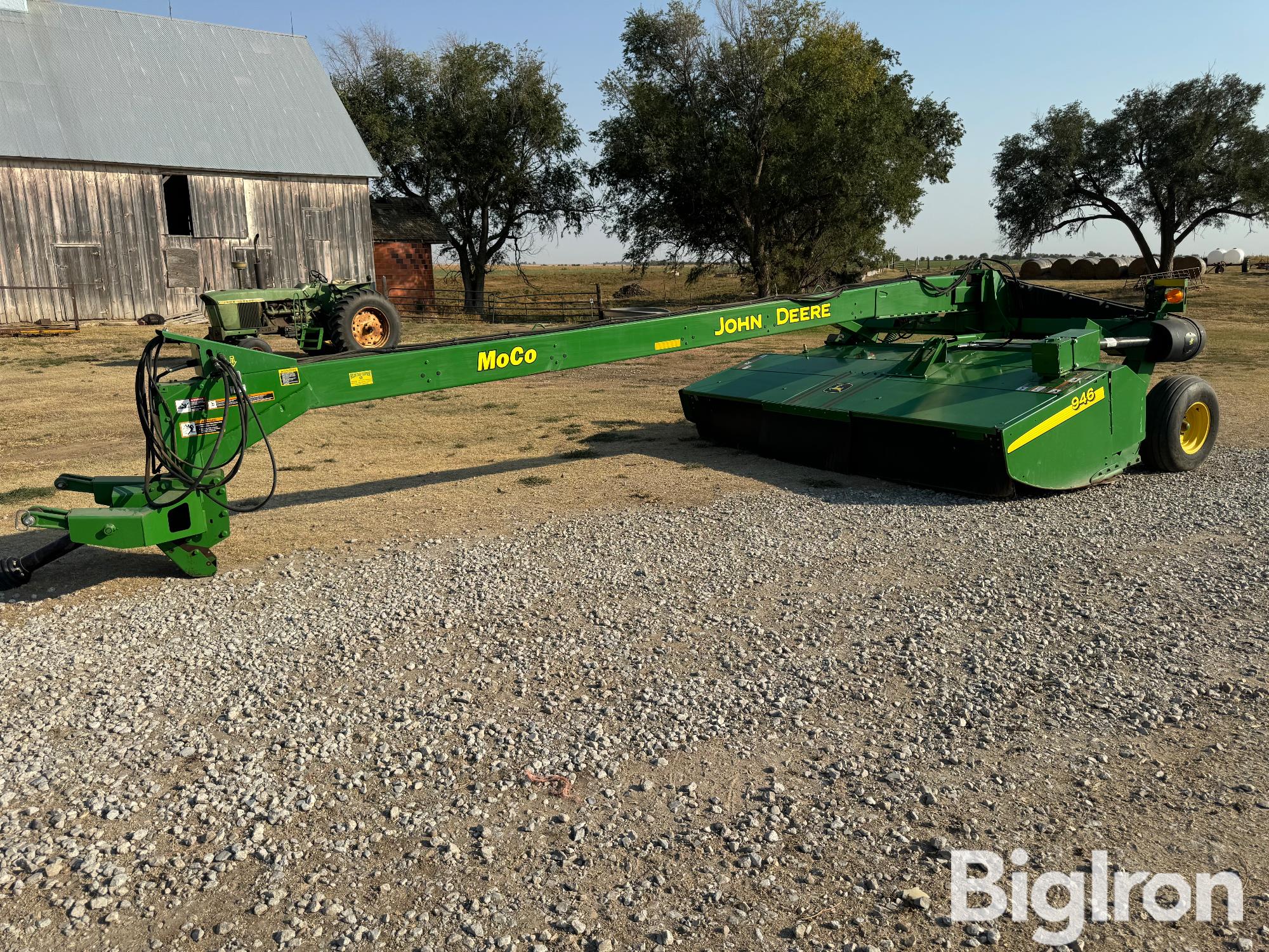 2011 John Deere 946 MoCo Pull-Type Mower Conditioner 