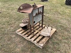 John Deere / Montgomery Wards Corn Sheller /Pump Jack 