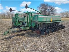 Great Plains Solid Stand 15 Tandem 3-Pt Drills On JD 530 Hitch 