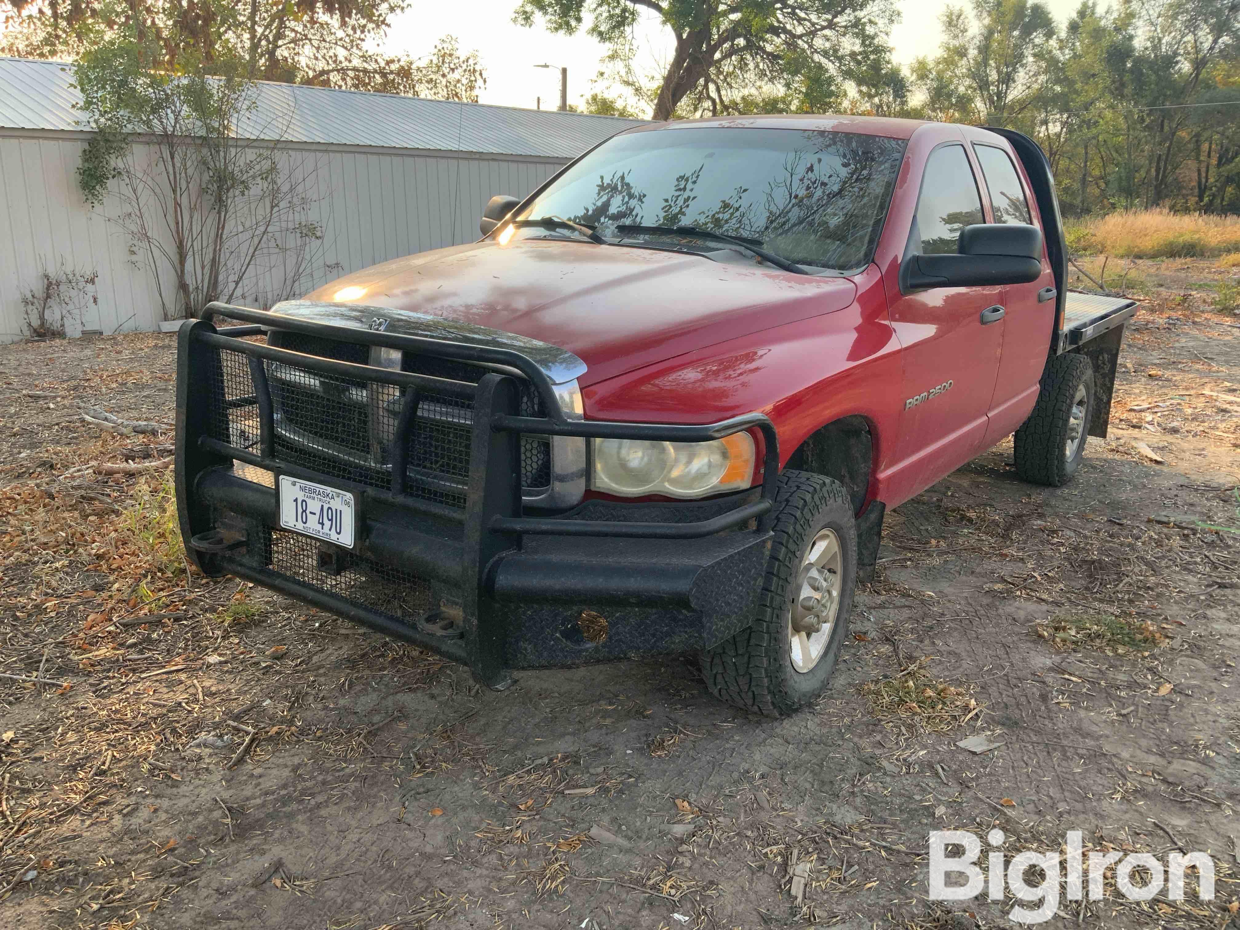 2004 Dodge RAM 2500 4x4 Crew Cab Flatbed Pickup 