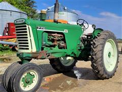 1962 Oliver 770 2WD Tractor 