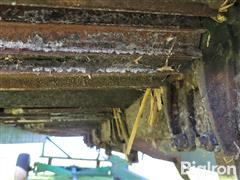 items/e38a5d144a0ef0119d476045bd49d9c9/john-deere-643-poly-corn-header-w-cart_f3b5a49fea6a4a1c84d8906b4ac12323.jpg