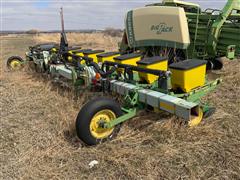 John Deere MaxEmerge 2 3-Pt 12-Row Corn Planter 