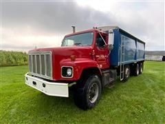 1996 International 2674 Tri/A Grain Truck 