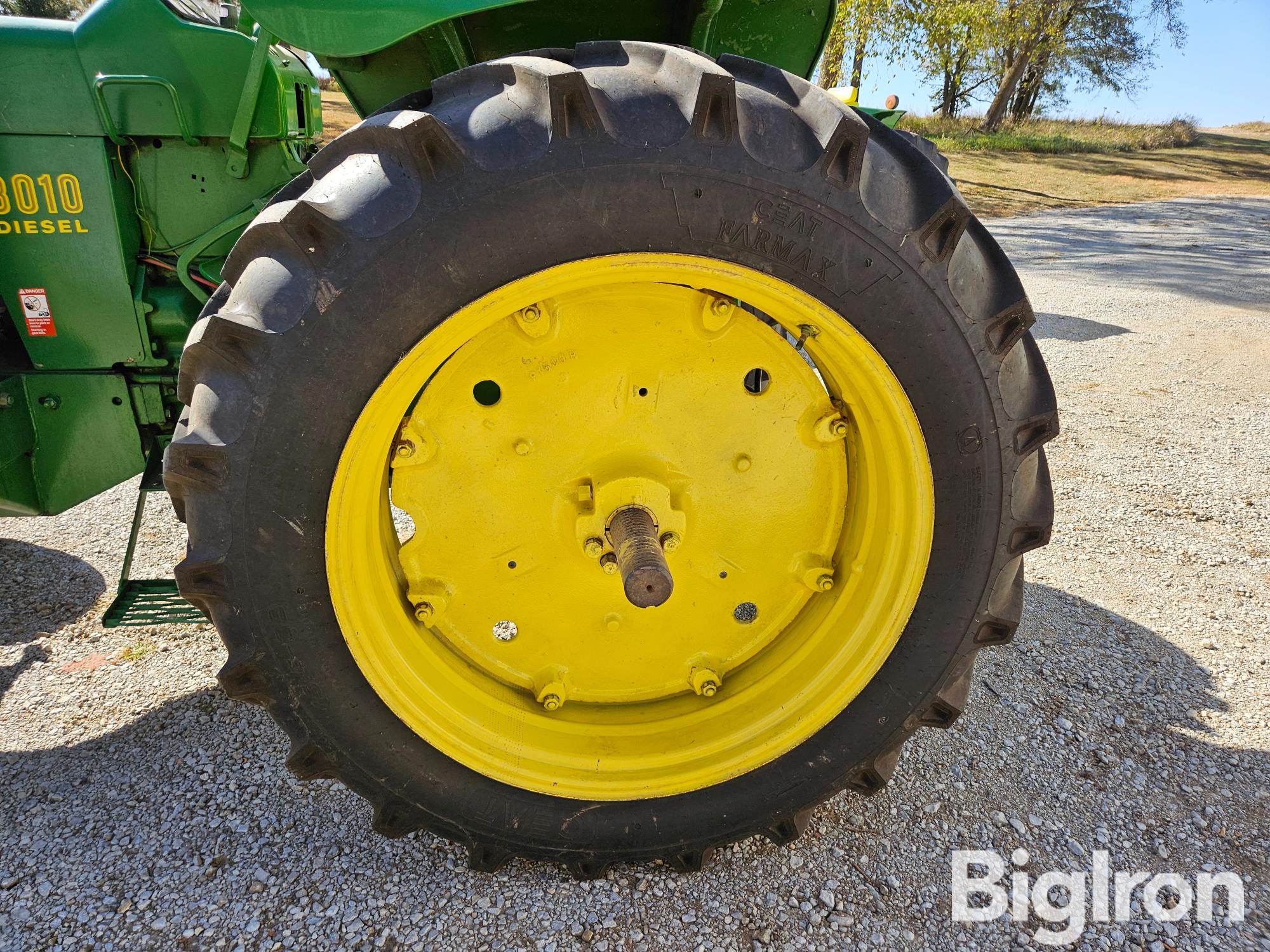 items/e3d4a3bd8c8aef119443000d3acfdee0/1961johndeere30102wdtractorw148loader_42d394e5c6d74084b395af7f905b40ff.jpg