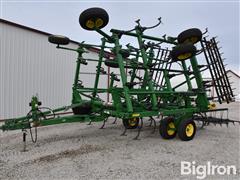 2011 John Deere 2210 32' Field Cultivator 