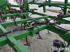 items/e40a09461cacef1195f6000d3a620d5e/johndeere2210fieldcultivator-19_305dbe45254446018c4cf6945088bb8c.jpg