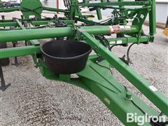 items/e40a09461cacef1195f6000d3a620d5e/johndeere2210fieldcultivator-19_74dc5b1f20b9479b860f4eb42f1dd50a.jpg