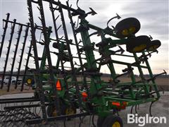 items/e40a09461cacef1195f6000d3a620d5e/johndeere2210fieldcultivator-19_80f0688b29e74c31ab4bf95165026bb0.jpg