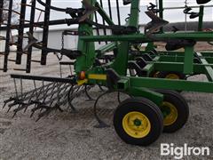 items/e40a09461cacef1195f6000d3a620d5e/johndeere2210fieldcultivator-19_92eda3947664433ea275c007efb833d4.jpg