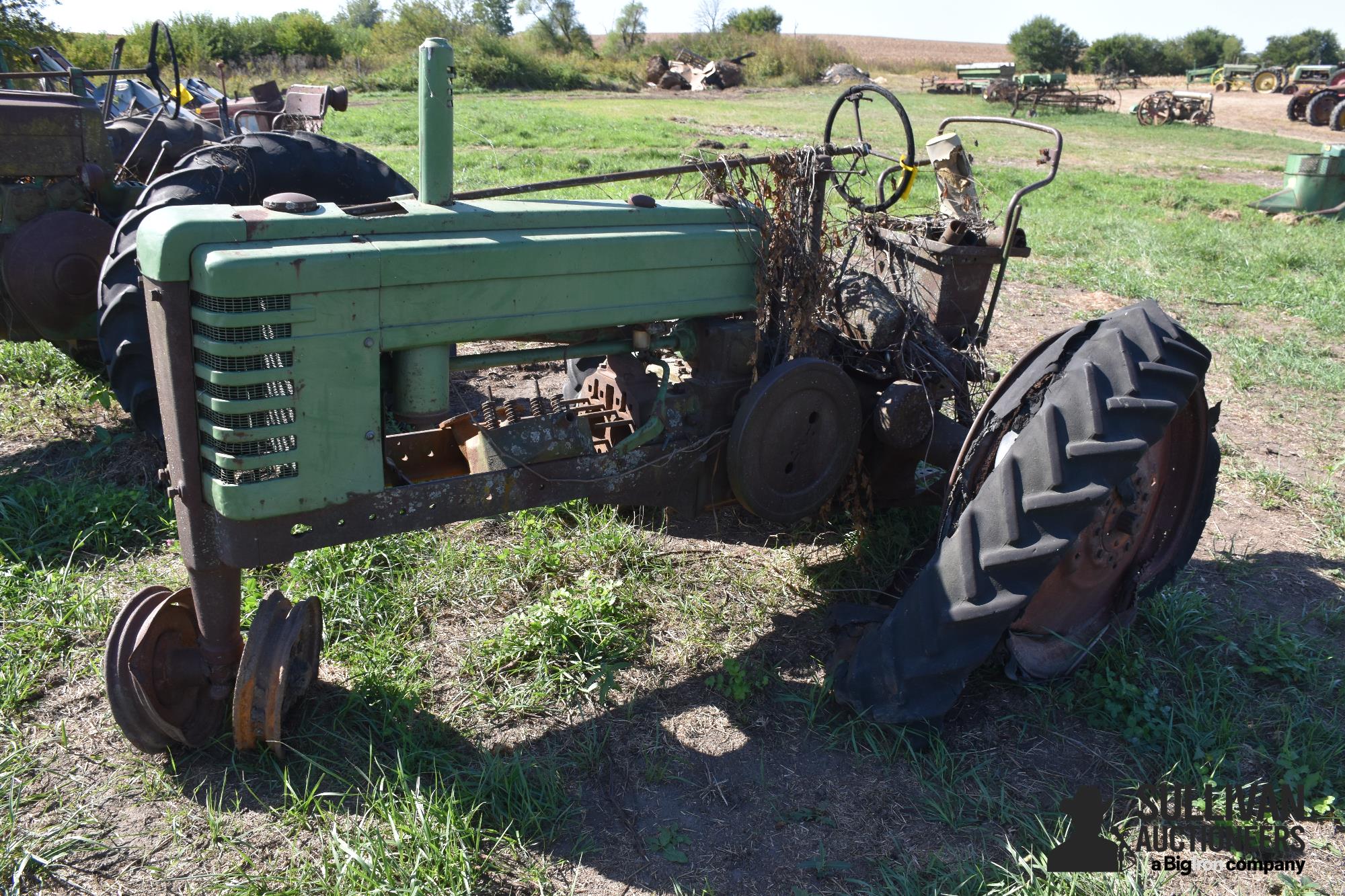 1945 John Deere B 2WD Tractor 