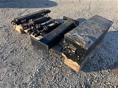 Hydraulic Cylinders, Spacer Bar & Toolbox 