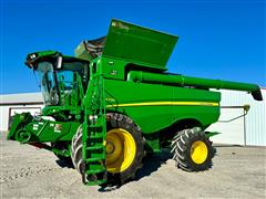 2022 John Deere S770 2WD Combine 