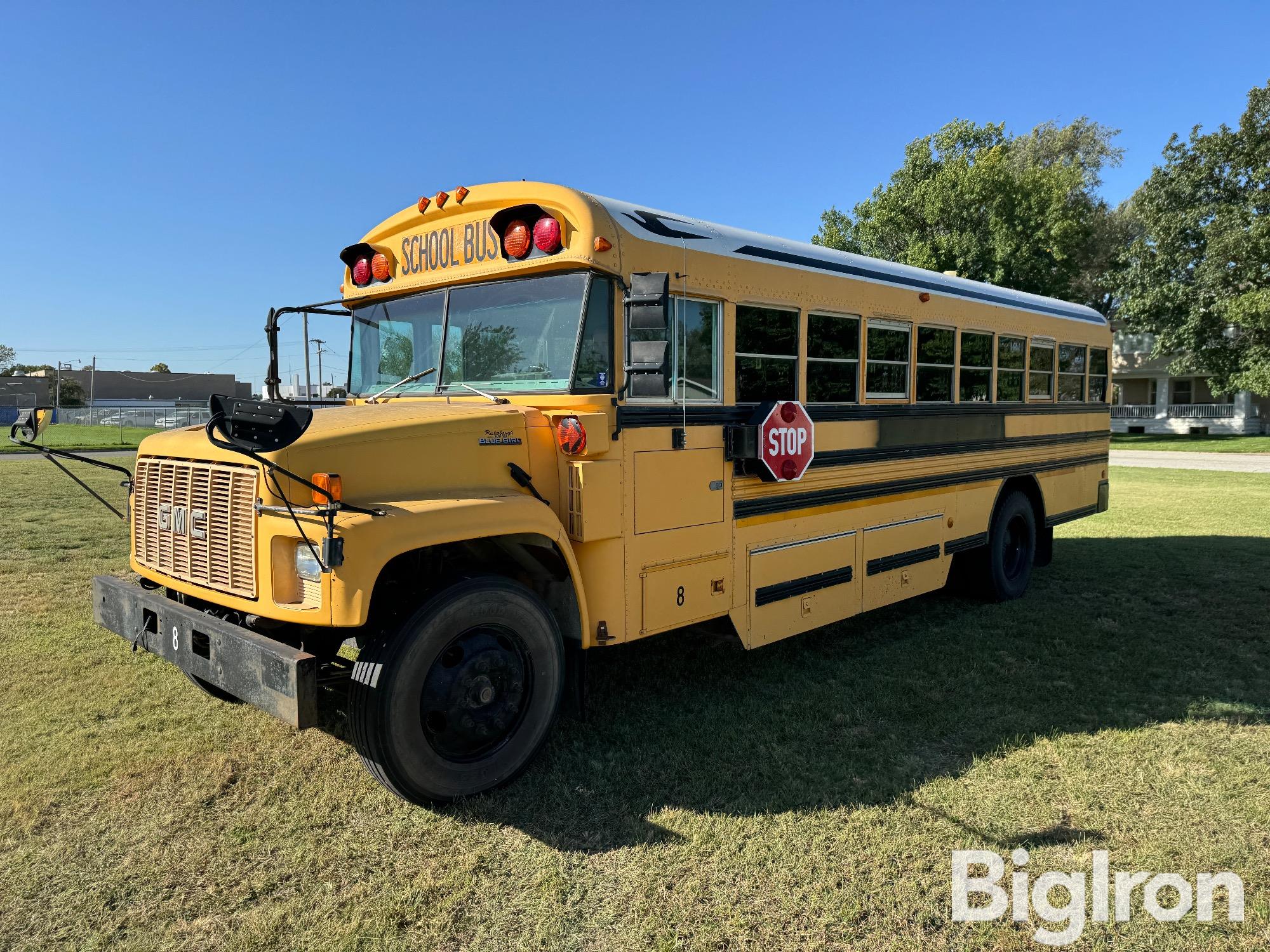 2001 GMC Blue Bird B7 2WD Bus 