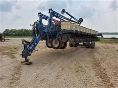 Kinze 2700 24-Row Planter 