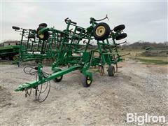 2013 John Deere 2410 Chisel Plow 