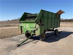 John Deere 125 Chuck Wagon 