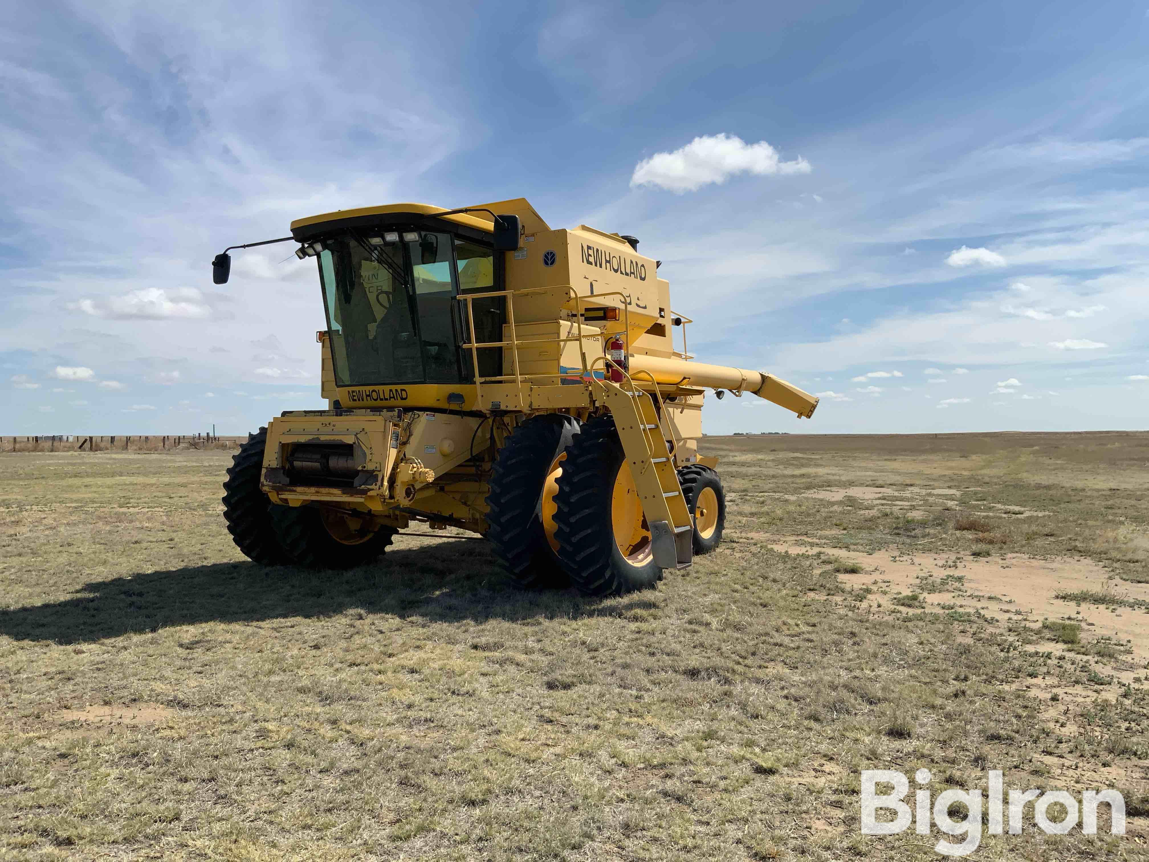 2002 New Holland TR99 2WD Combine 