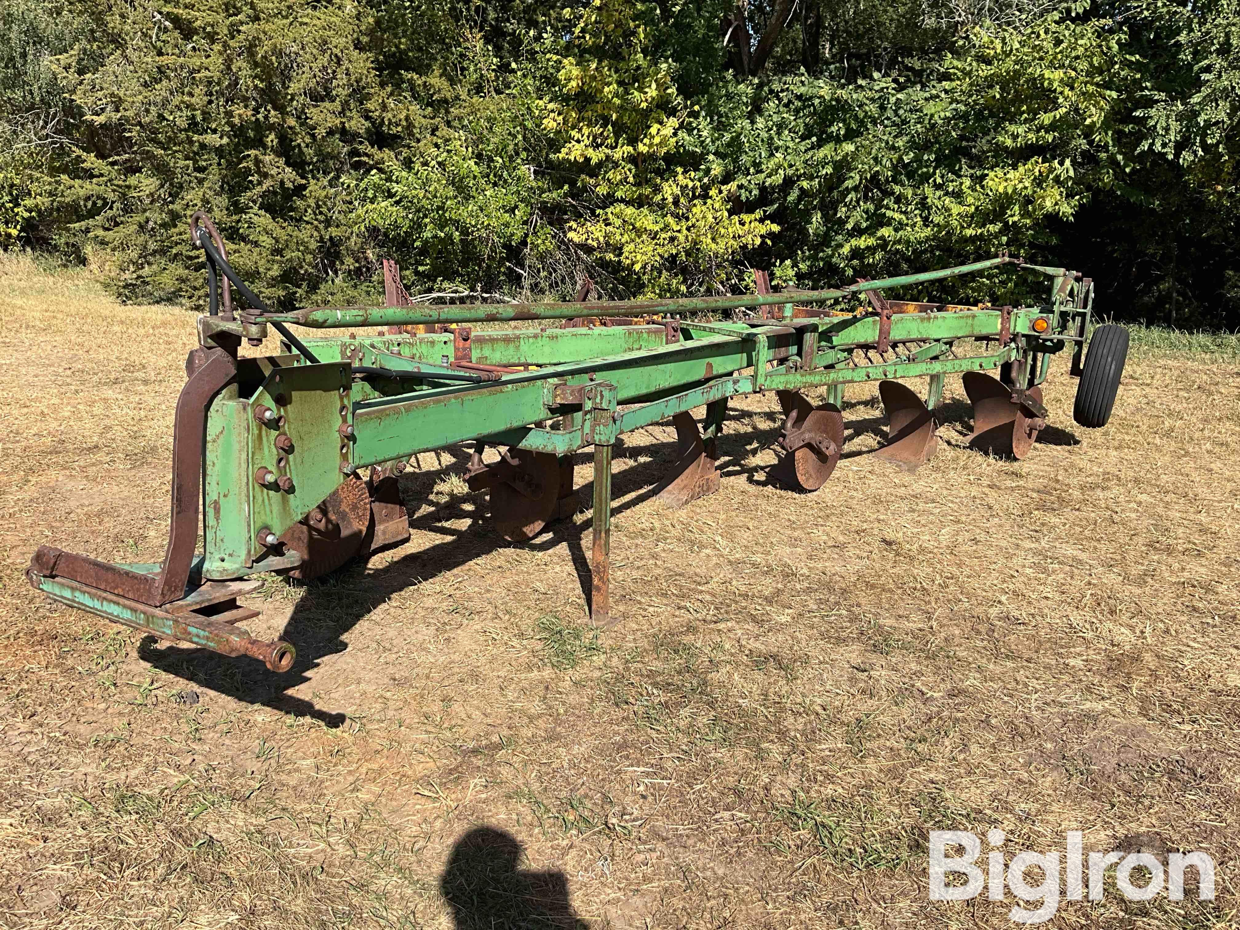 John Deere 450 6-Bottom Plow W/Harrow 