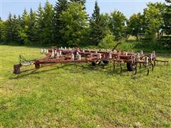 Wil-Rich 13FCW Field Cultivator 