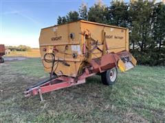 Knight Reel Auggie 3036 S/A Mixing Feeder Wagon 