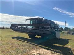 Gleaner R60 Combine W/Header 