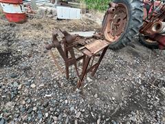 The Columbian Hardware Co Vise & Stand 