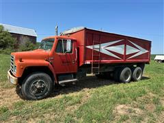 1979 International F1954 S-Series T/A Grain Truck 