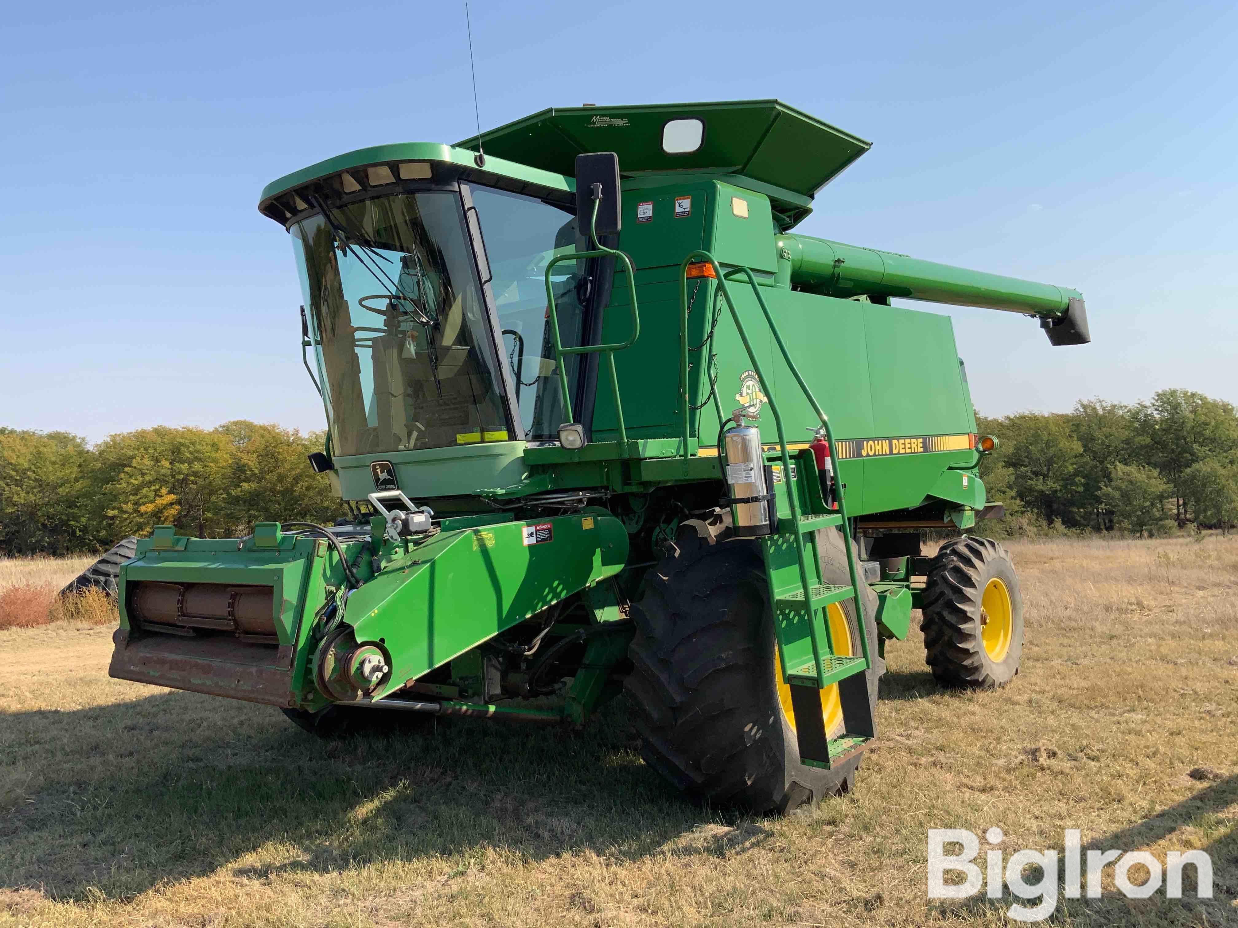 1997 John Deere 9600 50th Anniversary 2WD Combine 