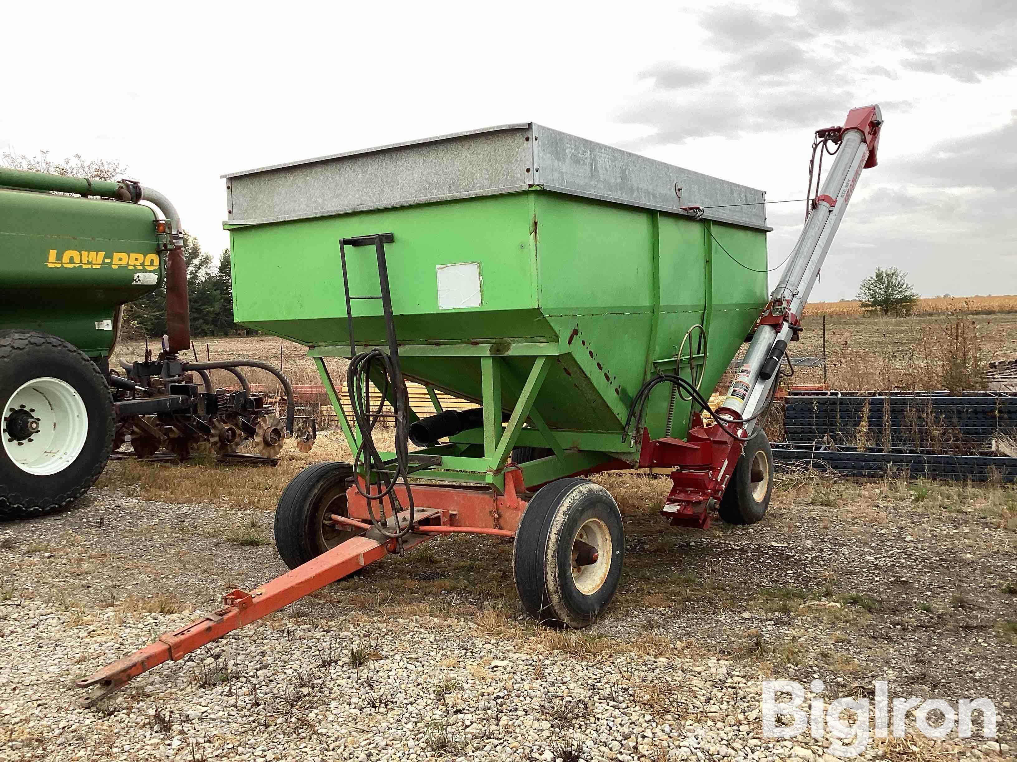 Parker 2500 Gravity Wagon W/KSi 080616 Conveyor 