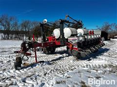 White 8186 16R30" Planter 