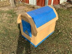 Insulated Plastic Dog House 