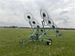 John Deere 702 10-Wheel Rake 