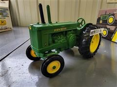 Ertl John Deere 1/16 Scale 1949 AR Tractor 