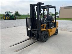 Caterpillar GP25K Forklift 