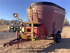 Supreme International 700T Twin Auger Feed Wagon 