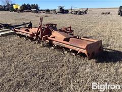 Hesston T160 Cultitiller 