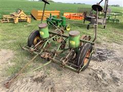 John Deere 2R36 Planter 