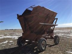 Gehl 9000HB Forage Wagon 