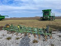 John Deere Cultivator 